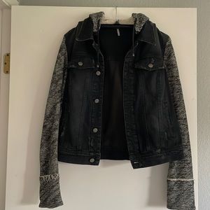 Denim Jacket w jersey sleeves, free people size M